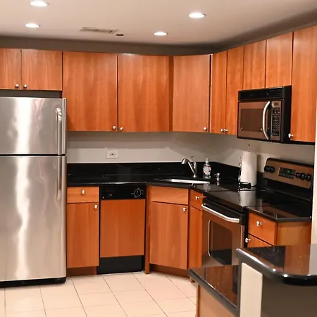 River North Magnificent Mile Condo, And Views, 43rd Floor Corner, Parking Included! *