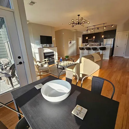 Updated 3 Bedroom Downtown Pilsen Chicago