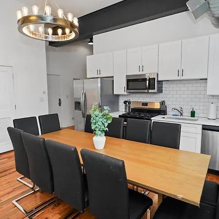 Pilsen 6br Getaway With Game Room, Gym & Paid Parking Near Soldier Field & Mccormick Place * Chicago