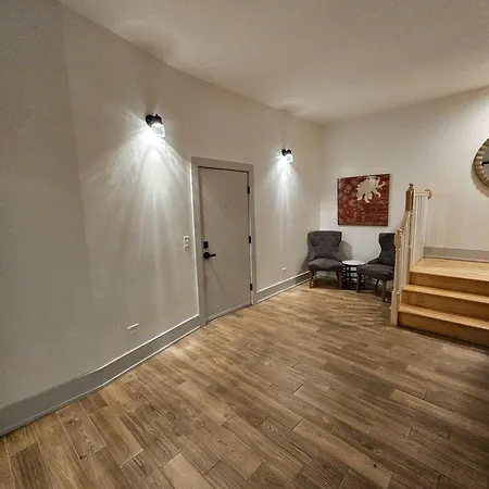 4 Bedroom Sleeps 20 People