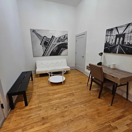 Apartment 4 Bedroom Sleeps 20 People Chicago