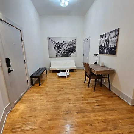 Apartment 4 Bedroom Sleeps 20 People Chicago