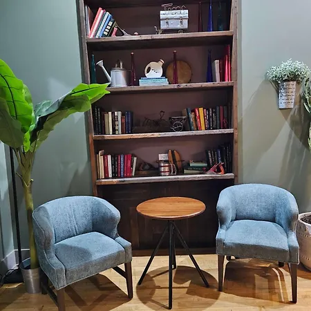 4 Bedroom Sleeps 20 People Chicago