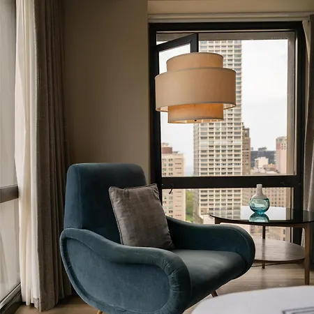 Thompson Chicago, By Hyatt 4* Chicago