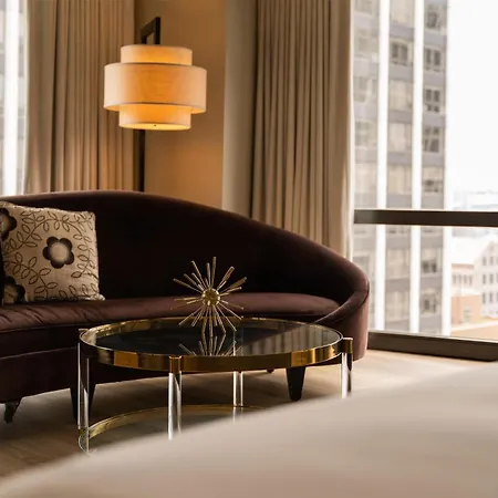 Thompson Chicago, By Hyatt Hotel