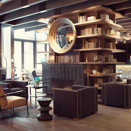 Thompson Chicago, By Hyatt