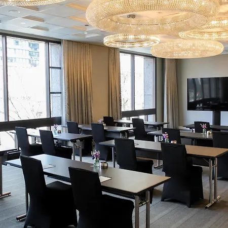 Thompson Chicago, By Hyatt Hotel