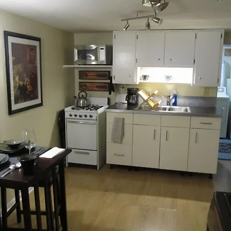 Apartment Cozy Vintage Near Downtown
