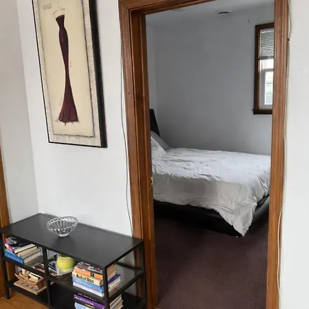 Apartment Location! Location! 2bd 1bth Spacious Apartment! Chicago