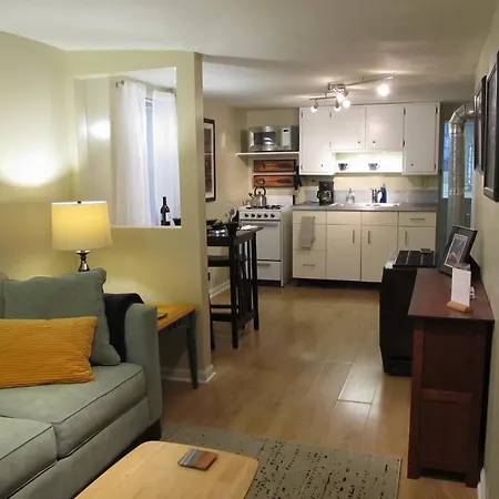 Apartment Cozy Vintage Near Downtown