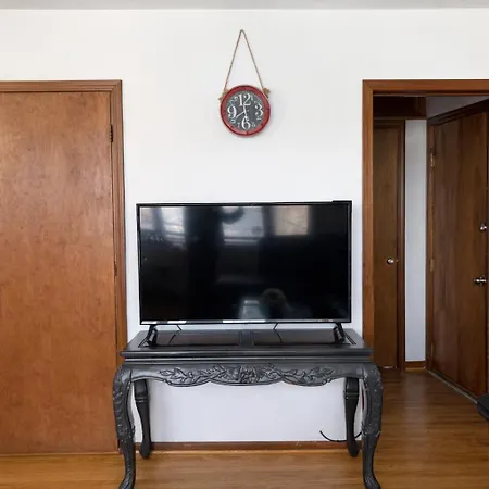 Location! Location! 2bd 1bth Spacious Apartment! Apartment