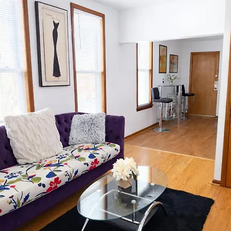 Apartment Location! Location! 2bd 1bth Spacious Apartment!