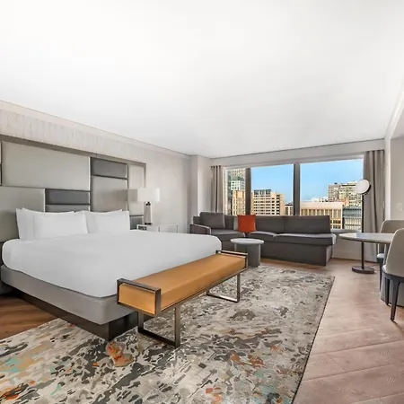 Hilton Grand Vacations Club Magnificent Mile Hotel