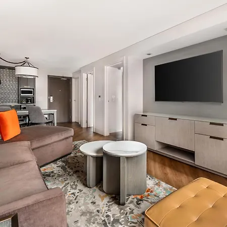 Hilton Grand Vacations Club Magnificent Mile Hotel Chicago