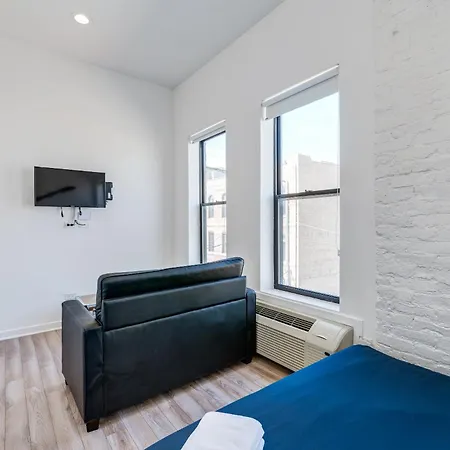 747 Lofts By Redawning - River West, Second Floor Chicago