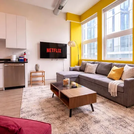 Apartment Spacious 2br In South Loop With Optional Parking, Gym And Patio Near Mccormick Place, Grant Park, Soldier Field & Museum Campus *
