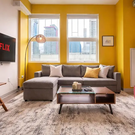Spacious 2br In South Loop With Optional Parking, Gym And Patio Near Mccormick Place, Grant Park, Soldier Field & Museum Campus * Chicago