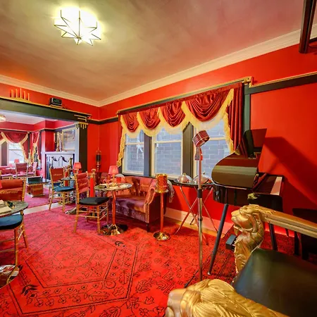 The Twin Lions: Bespoke Travel W/ Speakeasy* *