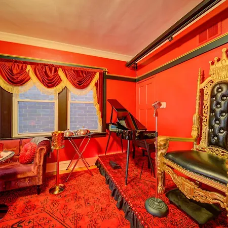 The Twin Lions: Bespoke Travel W/ Speakeasy* * Chicago