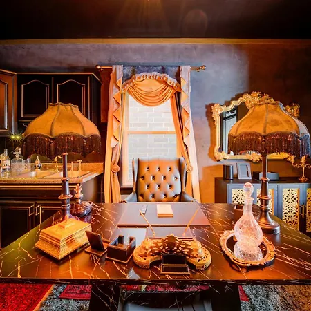 Apartment The Twin Lions: Bespoke Travel W/ Speakeasy* Chicago