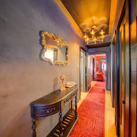 The Twin Lions: Bespoke Travel W/ Speakeasy*