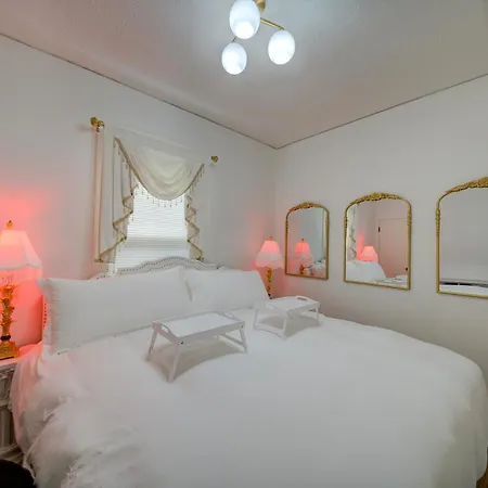 The Twin Lions: Bespoke Travel W/ Speakeasy*