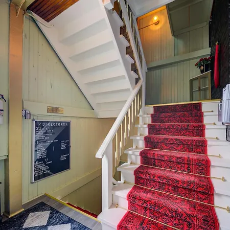The Twin Lions: Bespoke Travel W/ Speakeasy* *
