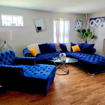 Apartment Comfortable & Relaxing Charming 3br Unit Chicago