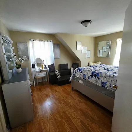 Comfortable & Relaxing Charming 3br Unit Chicago