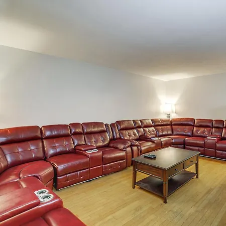 Commuter-friendly In Chicago's South Side Holiday home Chicago