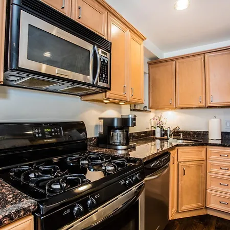 King Bed L Cta L United Center L Near Kasama L Patio Holiday home Chicago