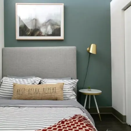 Downtown Mich Ave - 6 Penthouses, Sleep 25 Chicago