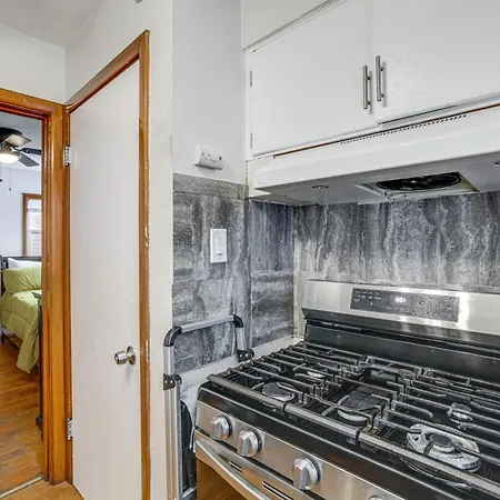 Commuter-friendly In Chicago's South Side * Chicago