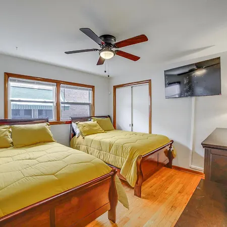 Holiday home Commuter-friendly In Chicago's South Side