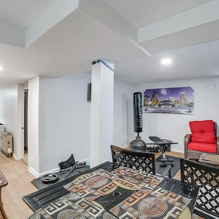 Holiday home Commuter-friendly In Chicago's South Side