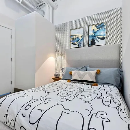Downtown Mich Ave - 6 Penthouses, Sleep 25 *