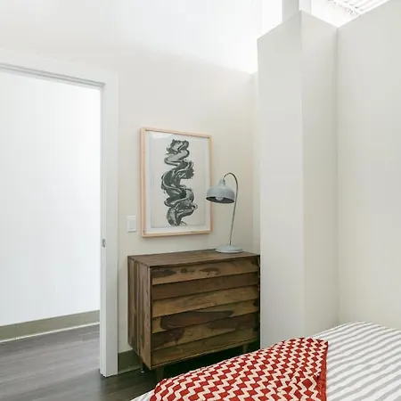Holiday home Downtown Mich Ave - 6 Penthouses, Sleep 25