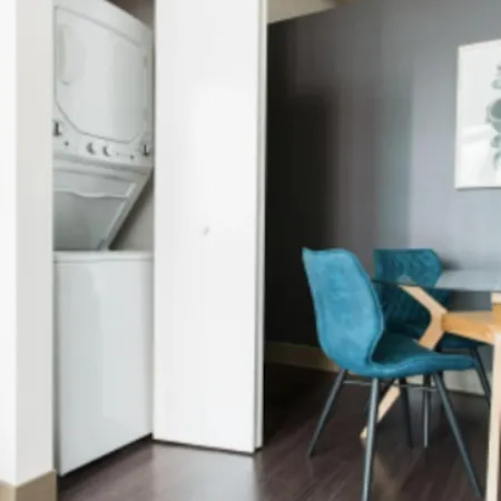 Downtown Mich Ave - 6 Penthouses, Sleep 25 Holiday home