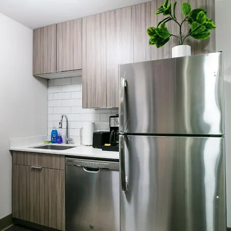 Holiday home Downtown Mich Ave - 6 Penthouses, Sleep 25