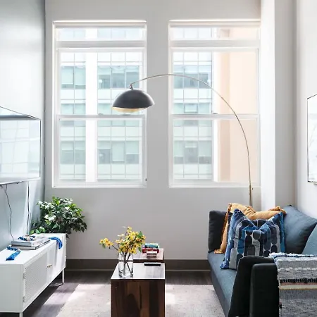 Downtown Mich Ave - 6 Penthouses, Sleep 25 Holiday home Chicago