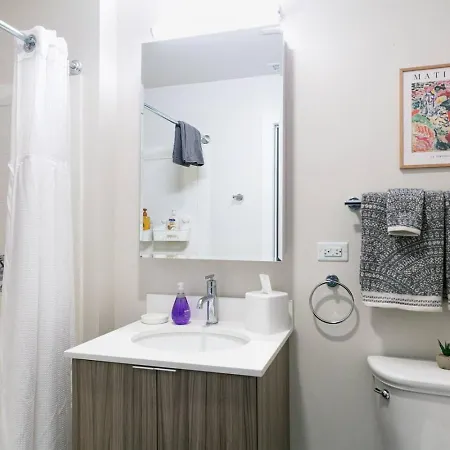 Holiday home Downtown Mich Ave - 6 Penthouses, Sleep 25 Chicago