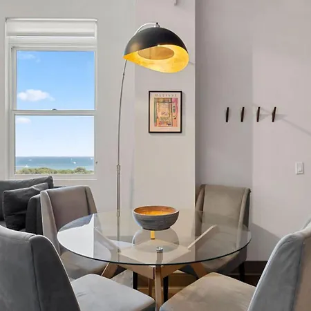 Holiday home Downtown Mich Ave - 6 Penthouses, Sleep 25 *