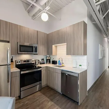 Downtown Mich Ave - 6 Penthouses, Sleep 25 Chicago