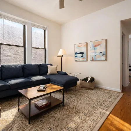 Flexhome Ukrainian Village 2br - Private Balcony & Walkable Location * Chicago