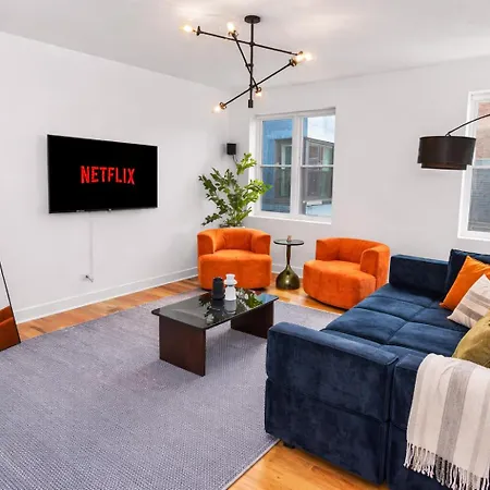 Pilsen 6br Getaway With Game Room, Gym & Paid Parking Near Soldier Field & Mccormick Place Apartment Chicago