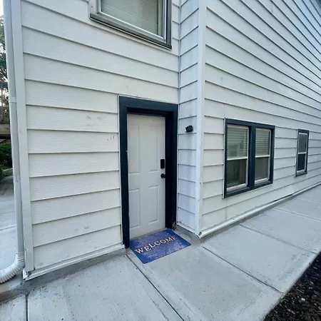 Lower Level Luxury Apartment *