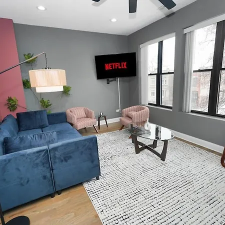 Stylish 2br Near United Center & Mrt *