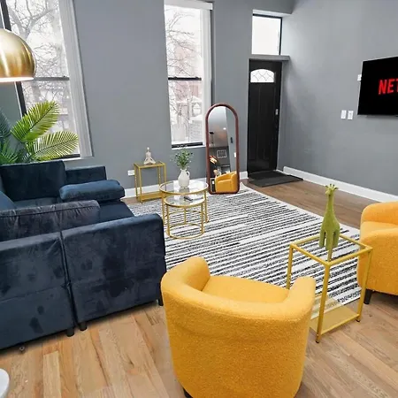 Modern 2br Retreat Near United Center