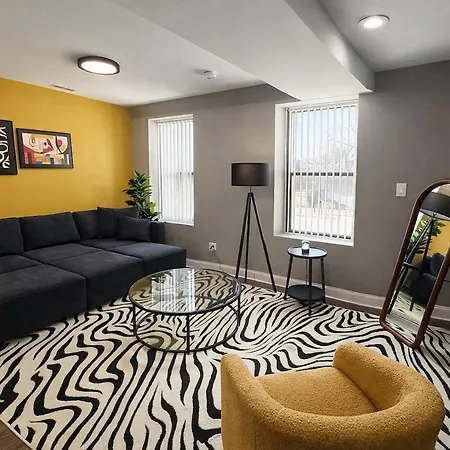 Cozy 2br Unit Near Garfield Park & United Center Apartment *