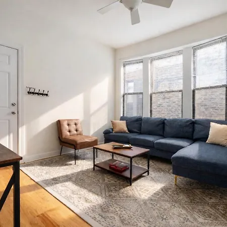 Apartment Flexhome Ukrainian Village 2br - Private Balcony & Walkable Location Chicago